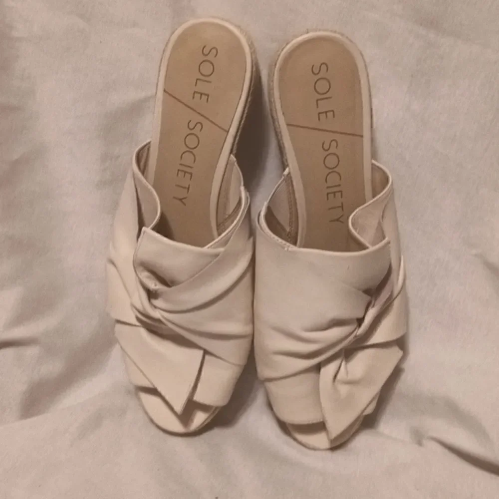 Sole Society Carmina beige leather espadrille wedge open toe sandal size 10